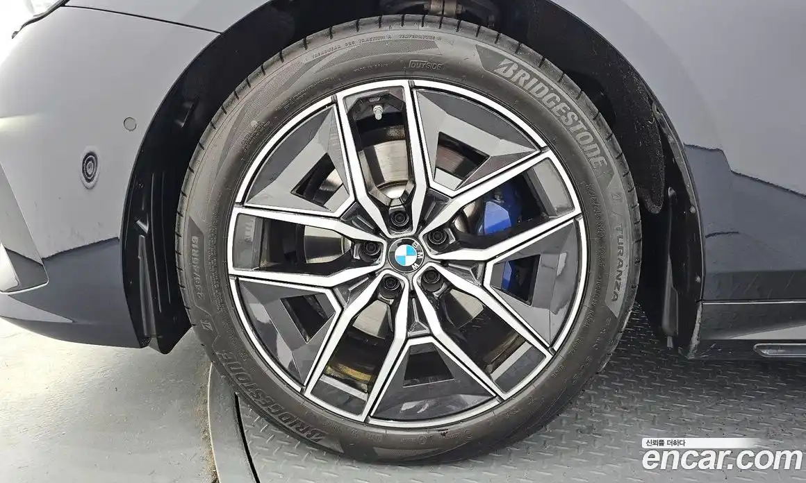BMW 5 серия 2025 2.0 автомат (гидро), фото 5
