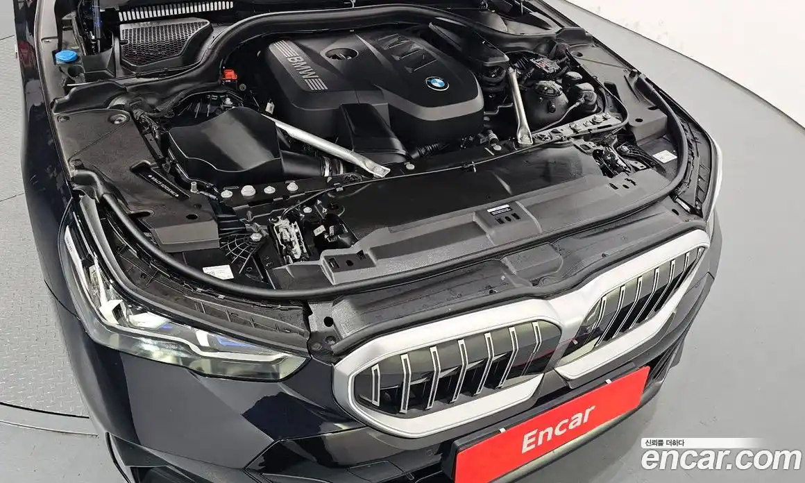 BMW 5 серия 2025 2.0 автомат (гидро), фото 6