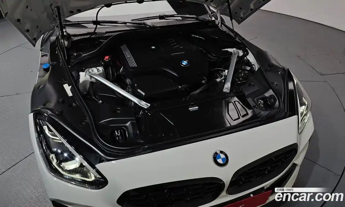 BMW Z4 2023 2.0 автомат (гидро), фото 6
