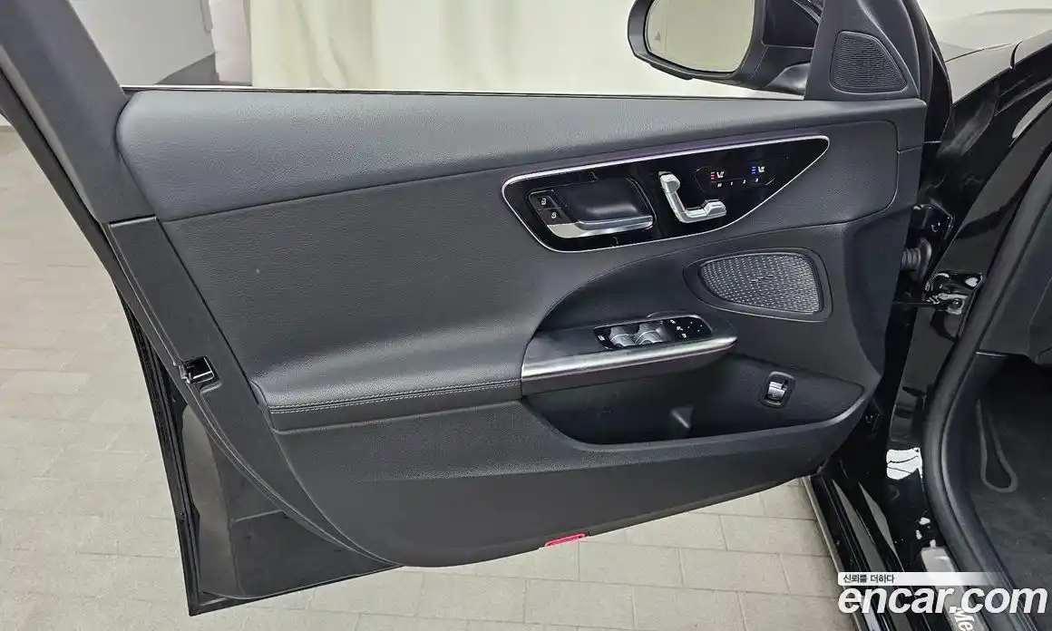 Mercedes-Benz C-Class 2025 2.0 гидро, фото 14