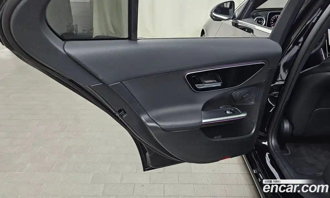 Mercedes-Benz C-Class 2025 2.0 гидро, фото 15
