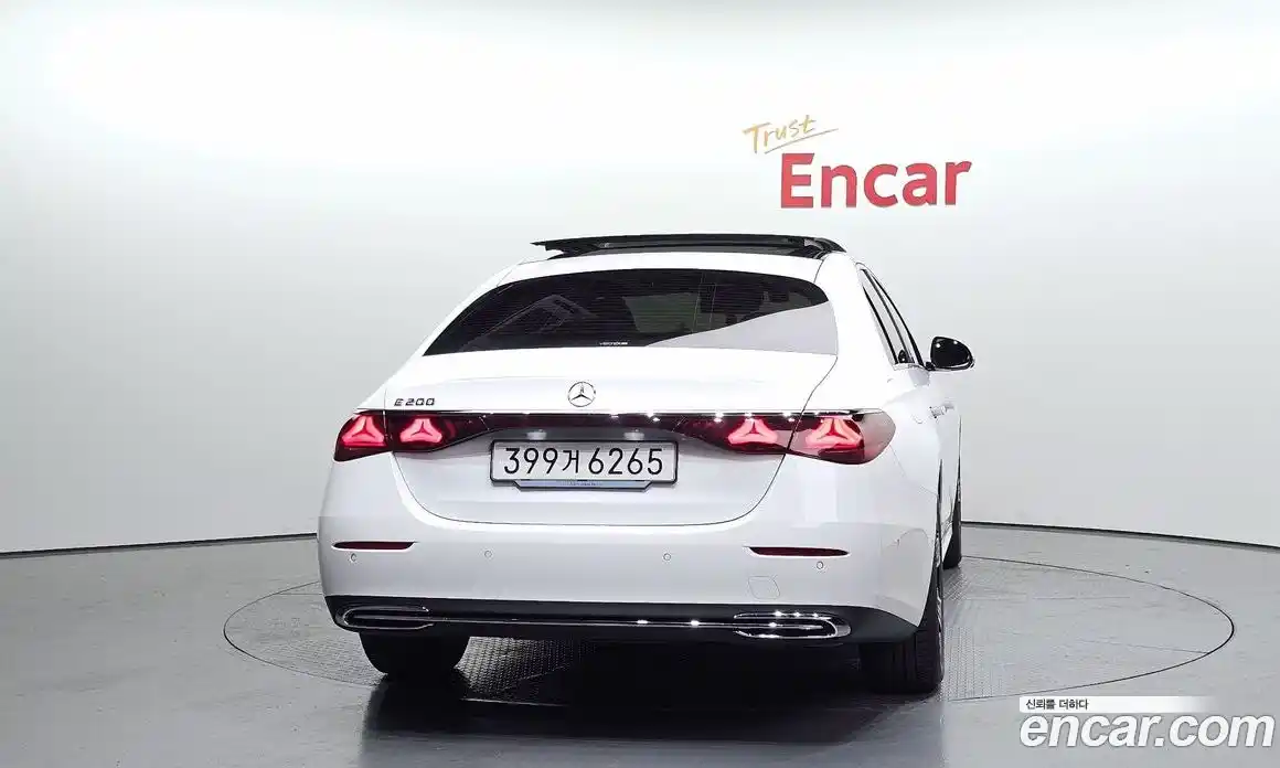 Mercedes-Benz E-Class 2024 2.0 автомат (гидро), фото 4