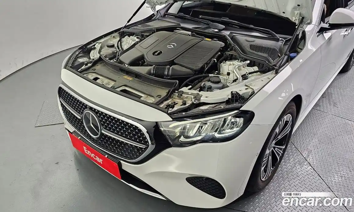 Mercedes-Benz E-Class 2024 2.0 автомат (гидро), фото 6
