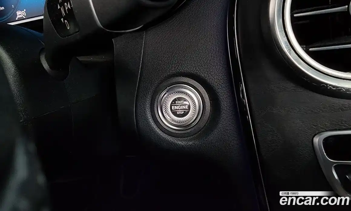 Mercedes-Benz C-Class 2021 2.0 гидро, фото 23