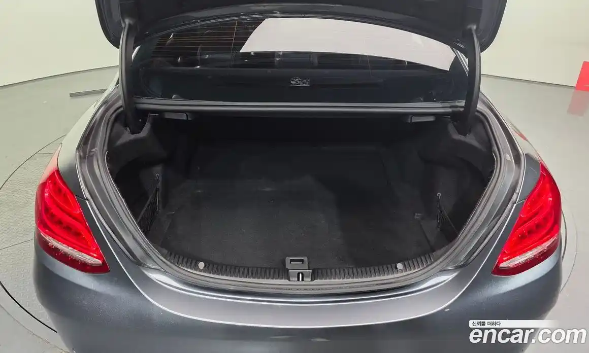 Mercedes-Benz C-Class 2017 2.1 гидро, фото 20 Mercedes-Benz C-Class 2017 2.1 гидро, фото 20