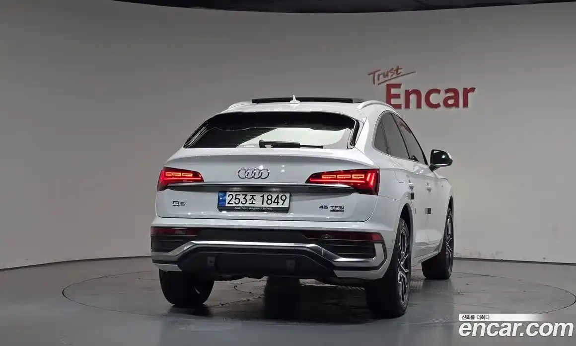 Audi Q5 2023 2.0 автомат (гидро), фото 3