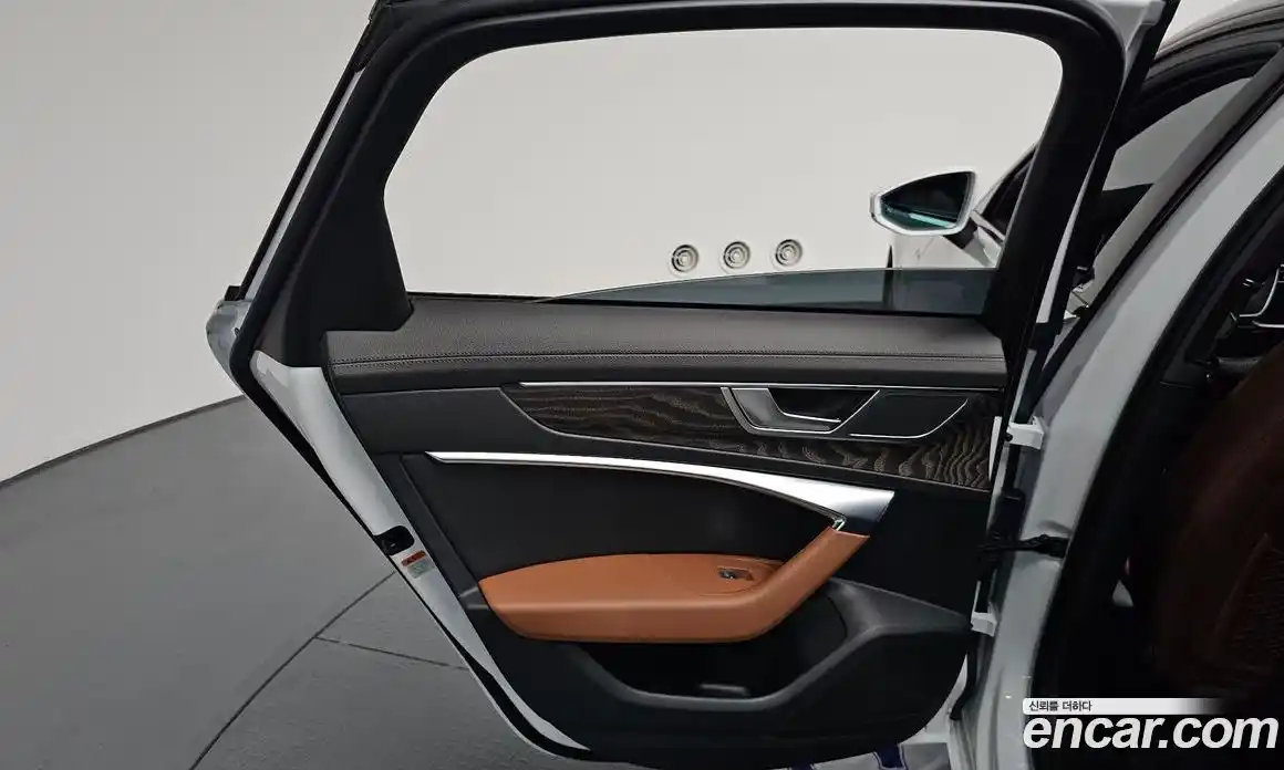 Audi A6 2023 2.0 автомат (гидро), фото 14