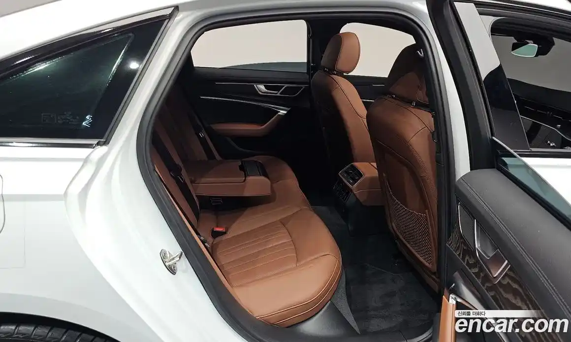 Audi A6 2023 2.0 автомат (гидро), фото 16