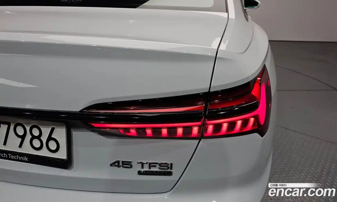 Audi A6 2023 2.0 автомат (гидро), фото 8