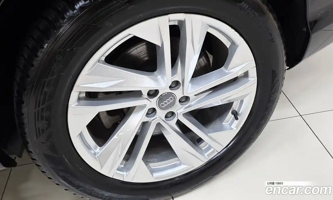 Audi Q7 2021 3.0 автомат (гидро), фото 20