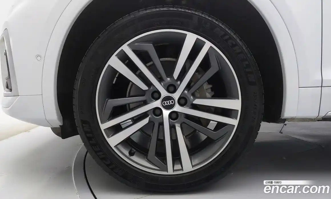 Audi Q5 2021 2.0 автомат (гидро), фото 5