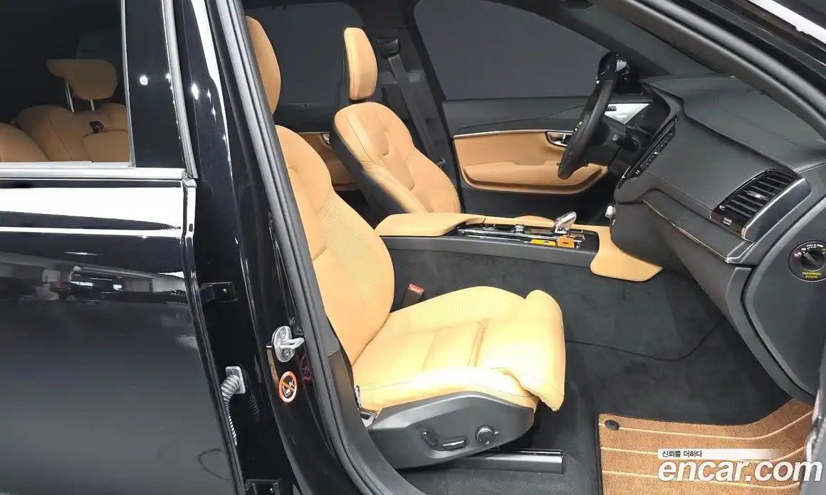 Volvo XC90 2025 2.0 автомат (гидро), фото 17