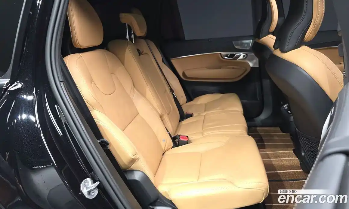 Volvo XC90 2025 2.0 автомат (гидро), фото 18