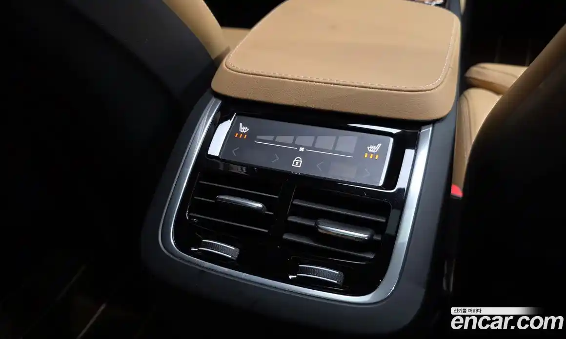 Volvo XC90 2025 2.0 автомат (гидро), фото 25