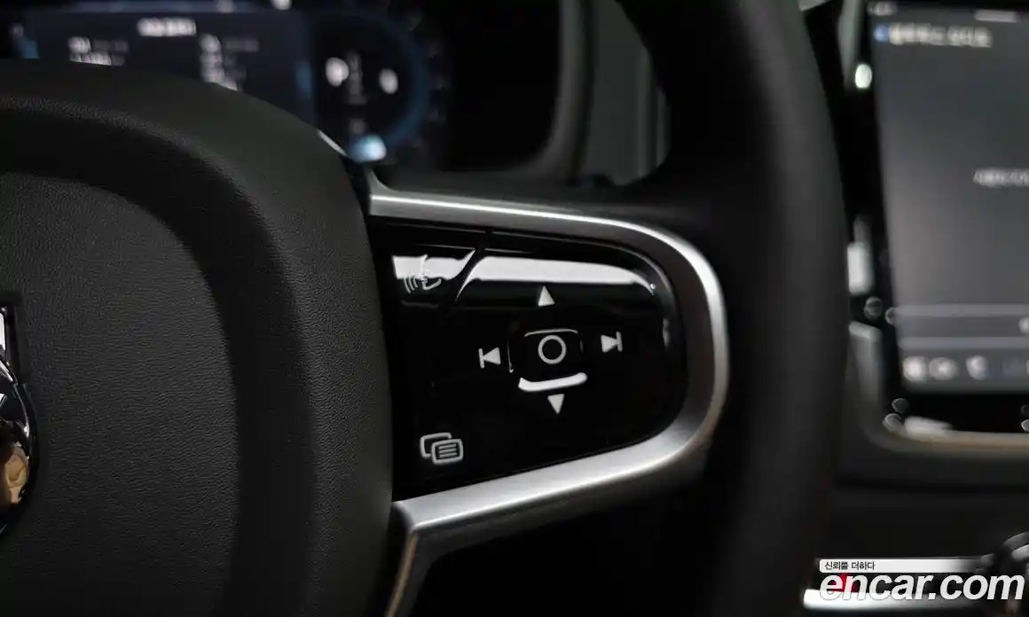 Volvo XC90 2025 2.0 автомат (гидро), фото 33
