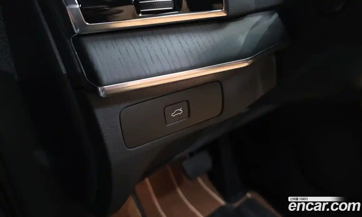 Volvo XC90 2025 2.0 автомат (гидро), фото 38