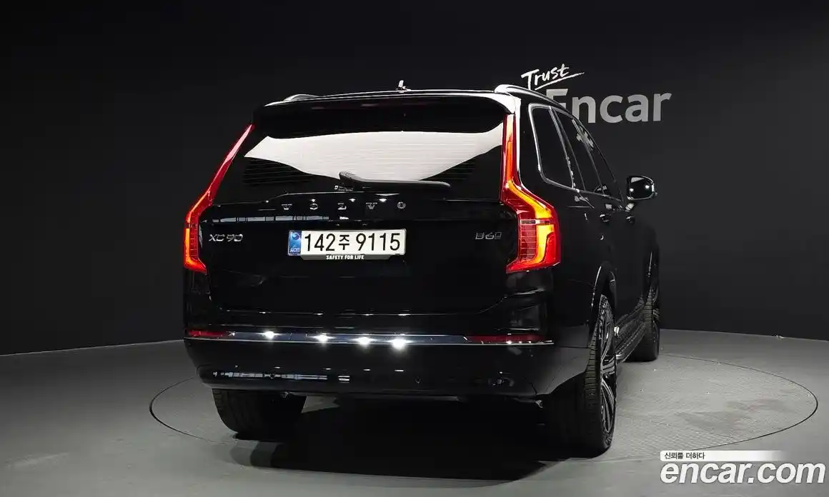 Volvo XC90 2025 2.0 автомат (гидро), фото 4