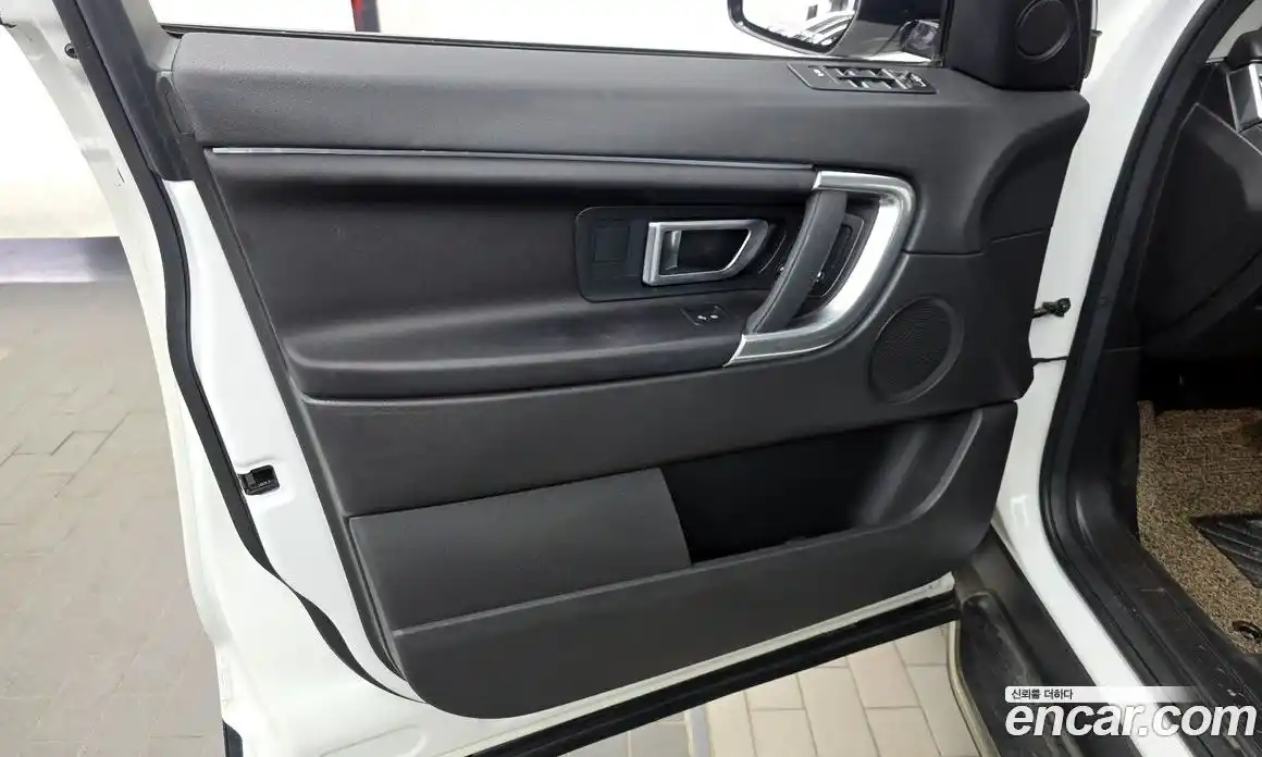 Land Rover Discovery Sport 2017 2.0 автомат (гидро), фото 14