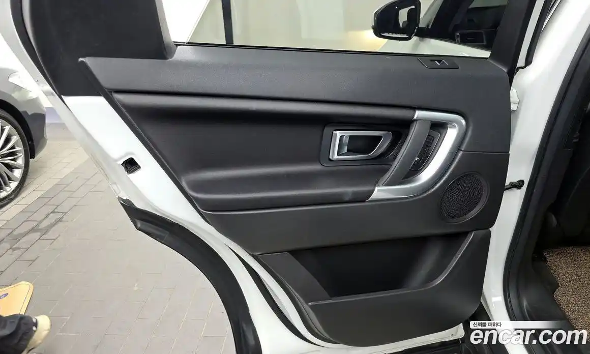Land Rover Discovery Sport 2017 2.0 автомат (гидро), фото 15