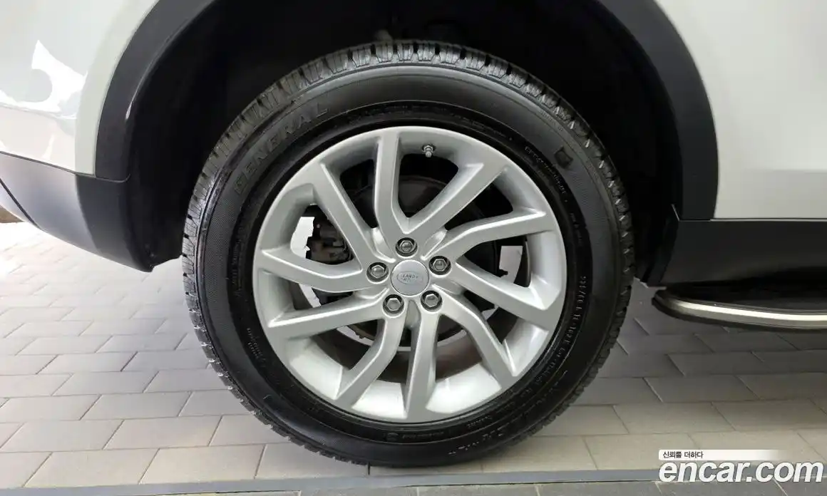 Land Rover Discovery Sport 2017 2.0 автомат (гидро), фото 5