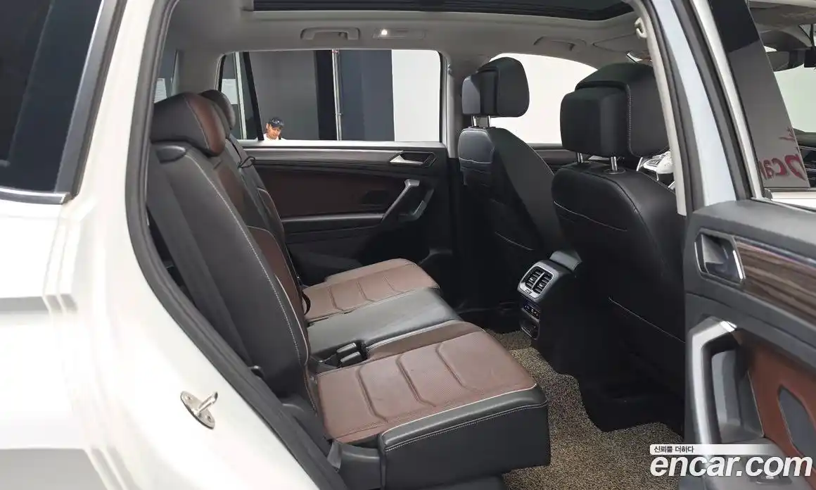 Volkswagen Tiguan 2022 2.0 автомат (гидро), фото 11