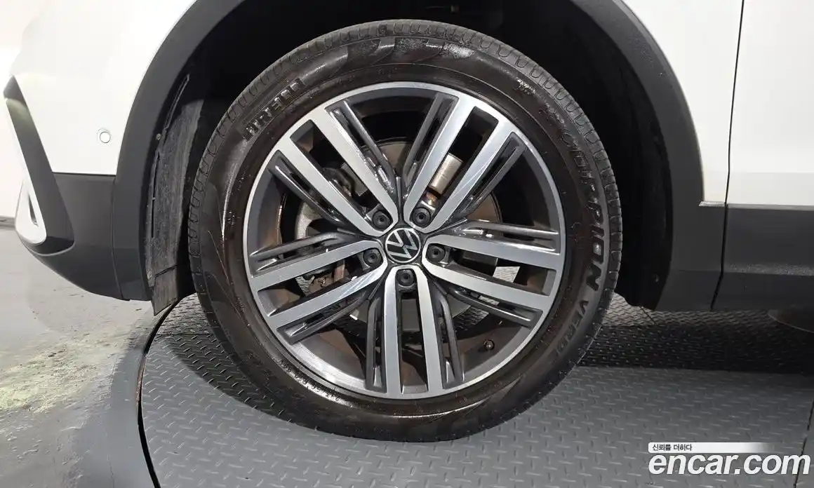 Volkswagen Tiguan 2022 2.0 автомат (гидро), фото 5