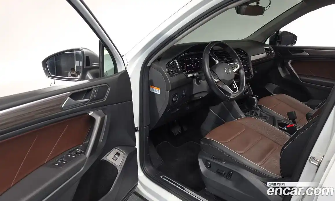 Volkswagen Tiguan 2022 2.0 автомат (гидро), фото 10