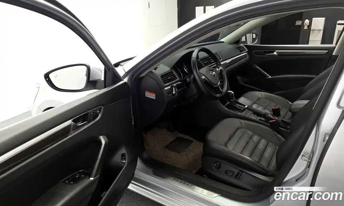 Volkswagen Passat 2018 2.0 автомат (гидро), фото 13
