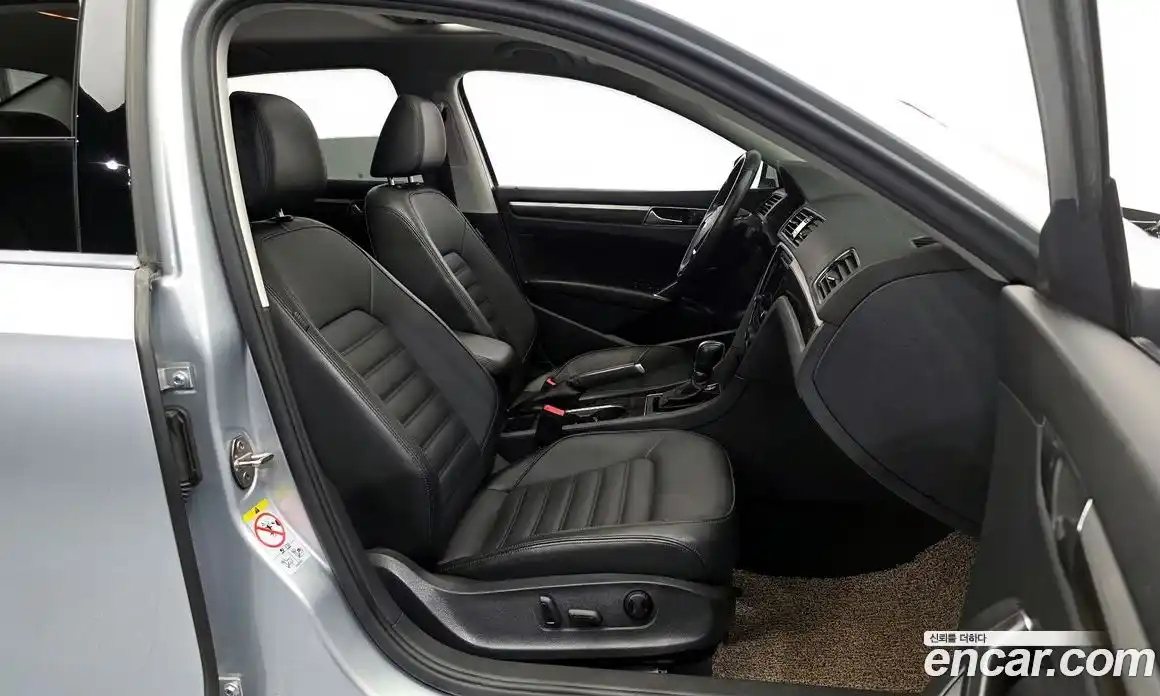 Volkswagen Passat 2018 2.0 автомат (гидро), фото 16