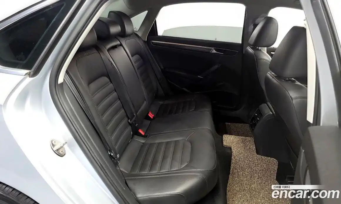 Volkswagen Passat 2018 2.0 автомат (гидро), фото 17