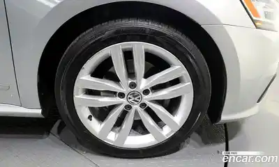 Volkswagen Passat 2018 2.0 автомат (гидро), миниатюра 7