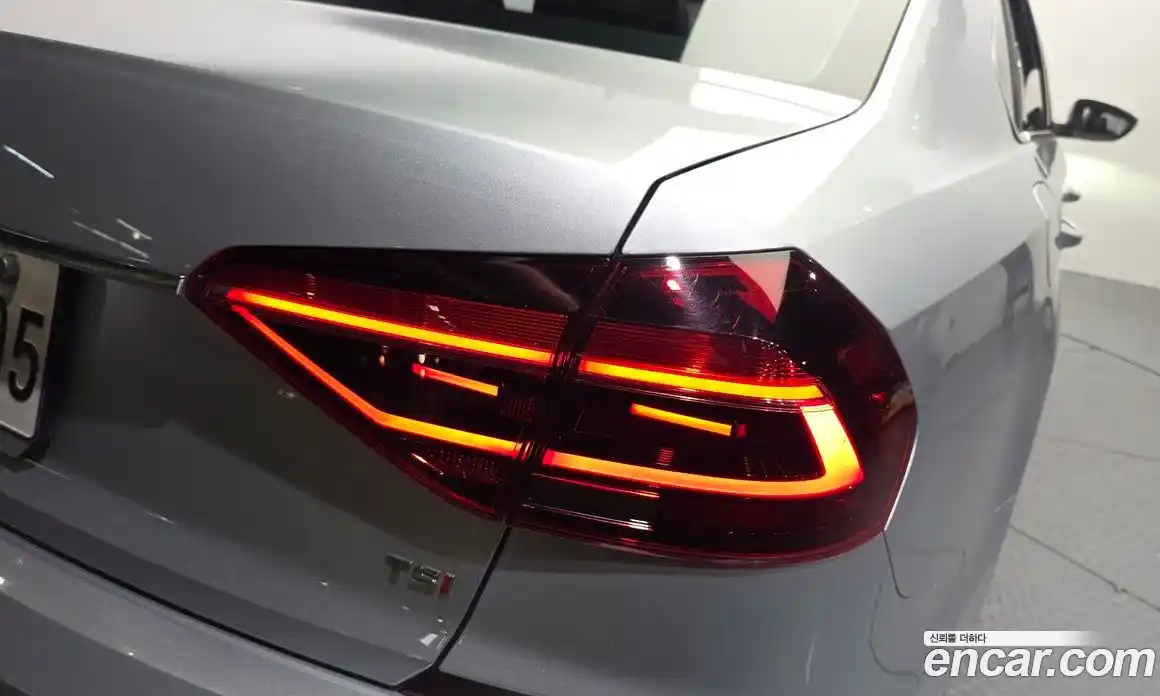 Volkswagen Passat 2018 2.0 автомат (гидро), фото 9