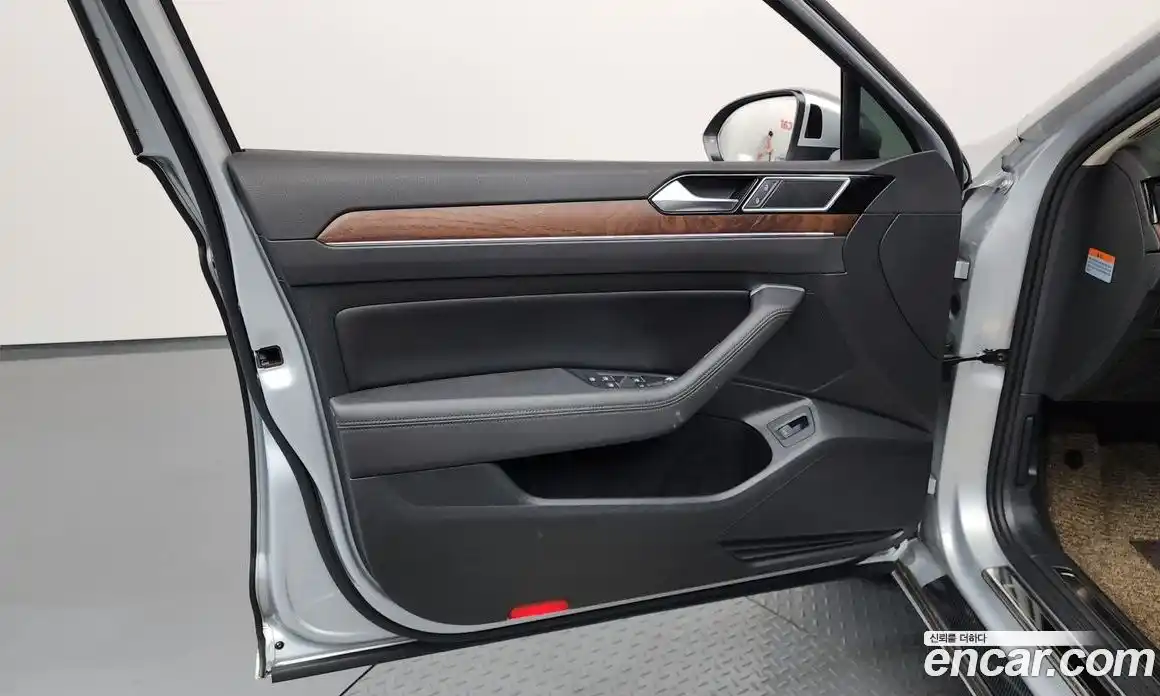 Volkswagen Passat 2018 2.0 автомат (гидро), фото 14
