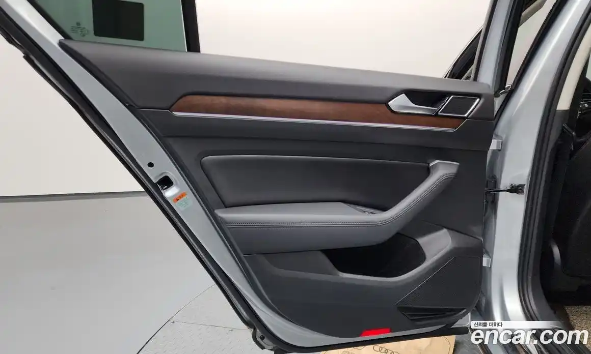 Volkswagen Passat 2018 2.0 автомат (гидро), фото 15