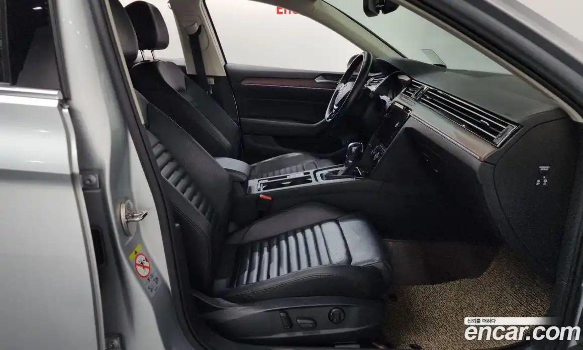 Volkswagen Passat 2018 2.0 автомат (гидро), фото 16
