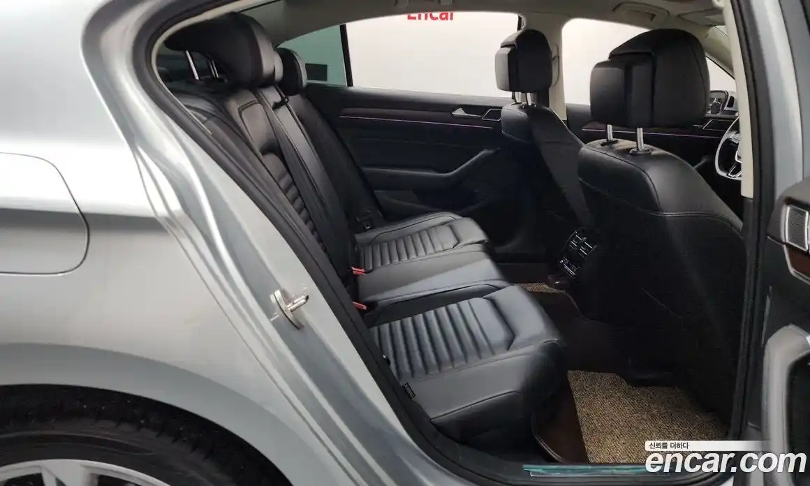 Volkswagen Passat 2018 2.0 автомат (гидро), фото 17