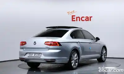 Volkswagen Passat 2018 2.0 автомат (гидро), миниатюра 2