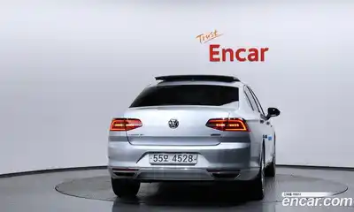 Volkswagen Passat 2018 2.0 автомат (гидро), миниатюра 4