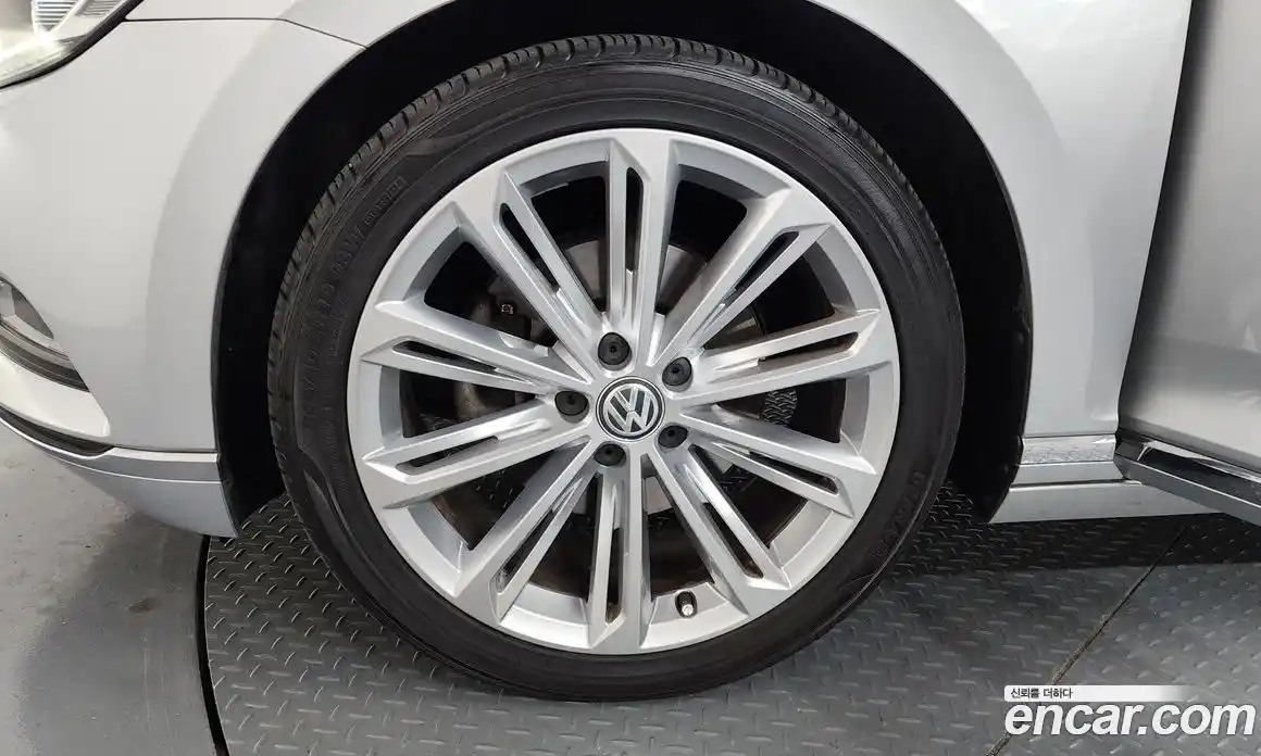 Volkswagen Passat 2018 2.0 автомат (гидро), фото 5