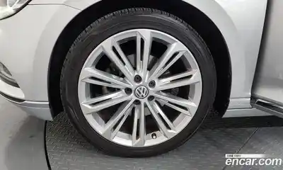 Volkswagen Passat 2018 2.0 автомат (гидро), миниатюра 5