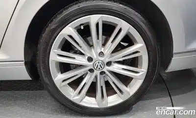 Volkswagen Passat 2018 2.0 автомат (гидро), миниатюра 7