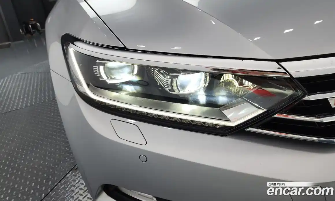 Volkswagen Passat 2018 2.0 автомат (гидро), фото 8