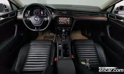 Volkswagen Passat 2018 2.0 автомат (гидро), миниатюра 10