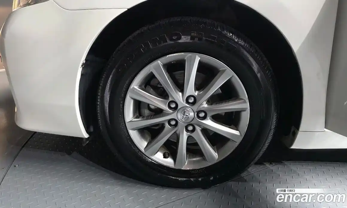 Toyota Camry 2011 2.4 гидро, фото 5