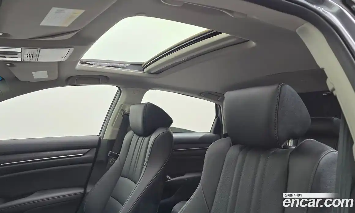 Honda Accord 2019 2.0 автомат (гидро), фото 16