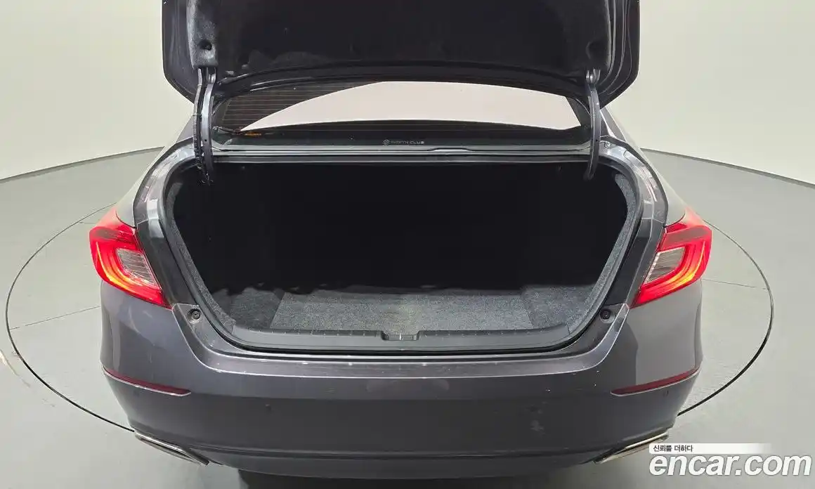 Honda Accord 2019 2.0 автомат (гидро), фото 17
