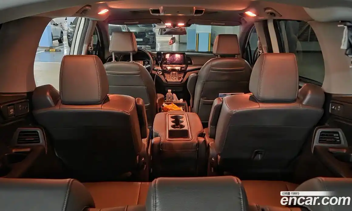 Honda Odyssey 2019 3.5 автомат (гидро), фото 7