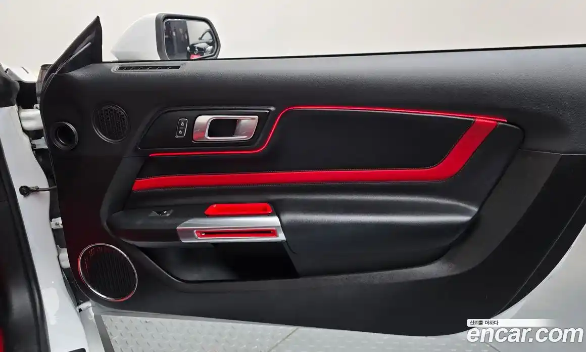 Ford Mustang 2021 2.3 автомат (гидро), фото 15