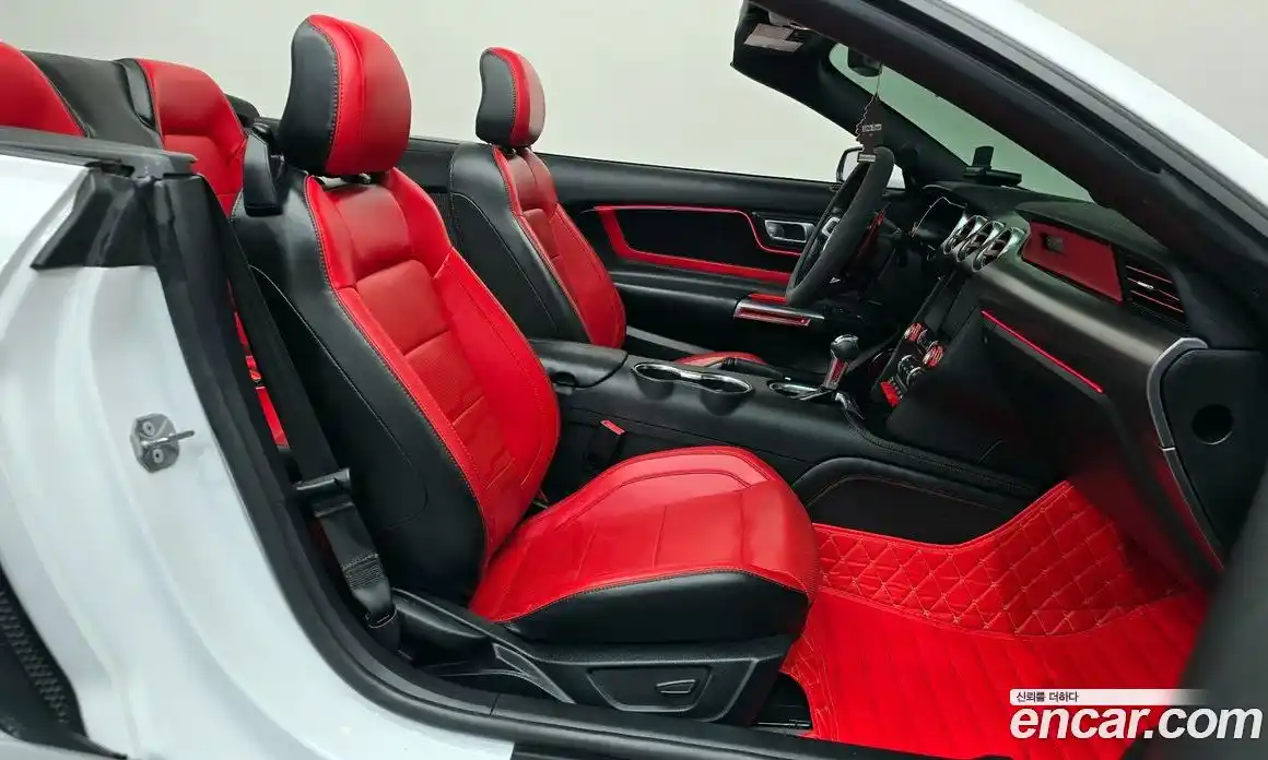 Ford Mustang 2021 2.3 автомат (гидро), фото 16