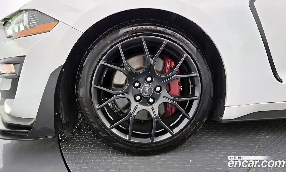 Ford Mustang 2021 2.3 автомат (гидро), фото 5